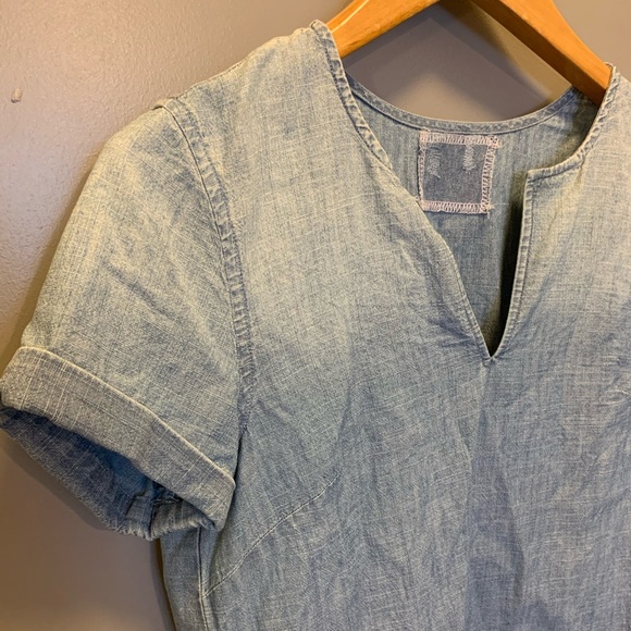 Denim v-Neck T-Shirt Tee Bloyse Woman’s Small - Picture 4 of 7